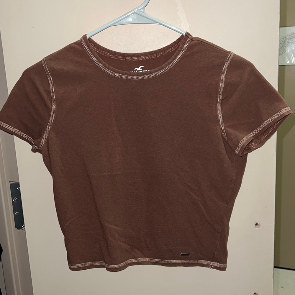 BROWN HOLLISTER SHORT SLEEVE SHIRT